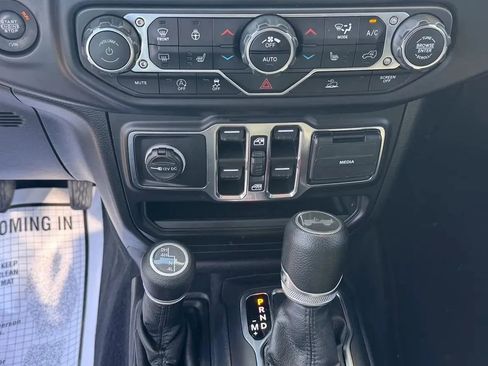 Used 2021 Jeep Wrangler Unlimited Sport image 12
