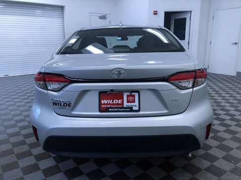 Used 2025 Toyota Corolla LE image 8