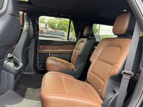 Used 2023 Lincoln Navigator Reserve w/ Monochromatic Package AWD/4WD image 15