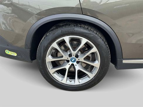 Certified 2023 BMW X5 xDrive45e w/ Executive Package image 9