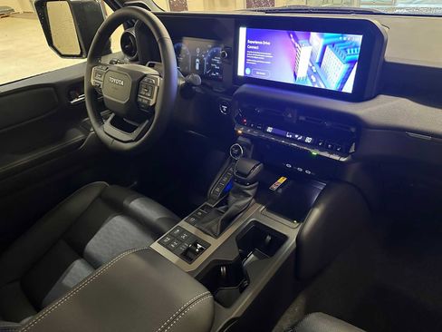 Certified 2025 Toyota Land Cruiser image 32