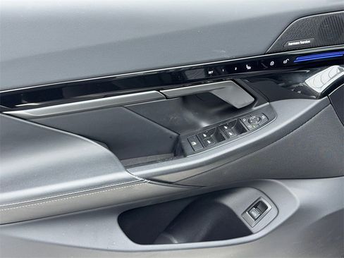 Used 2024 BMW 530i image 39