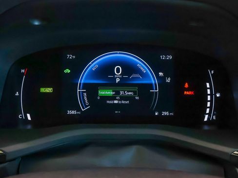 Used 2025 Toyota Camry LE FWD image 27