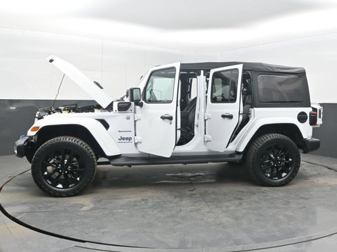 Used 2023 Jeep Wrangler Sahara w/ Cold Weather Group image 42