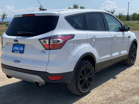 Used 2017 Ford Escape SE image 8