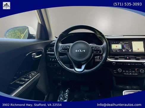Used 2022 Kia Niro EX w/ Cold Weather Package FWD image 29