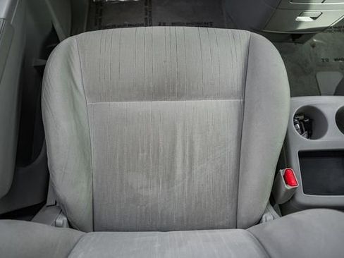 Used 2012 Nissan Quest S image 27