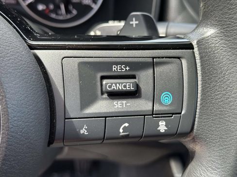 Used 2023 Nissan Rogue SV AWD/4WD image 18