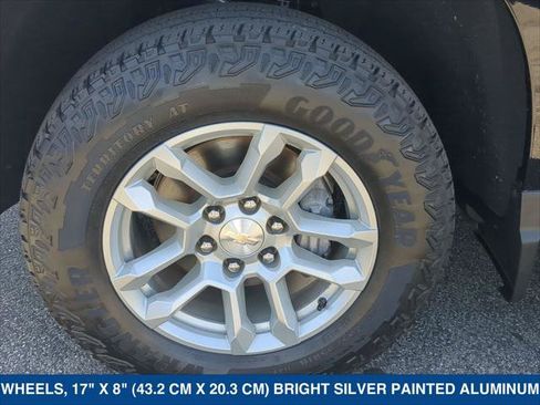 Used 2023 Chevrolet Silverado 1500 LT w/ Z71 Off-Road Package AWD/4WD image 9