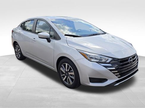 Used 2025 Nissan Versa SV FWD image 4