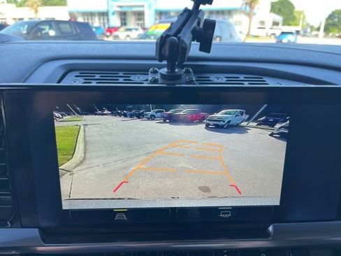 Used 2024 Chevrolet Silverado 1500 LT w/ Z71 Off-Road Package image 24