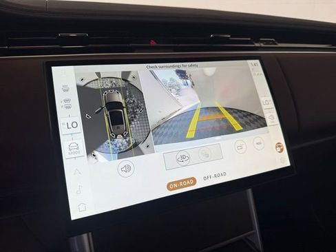New 2025 Land Rover Range Rover SE image 32