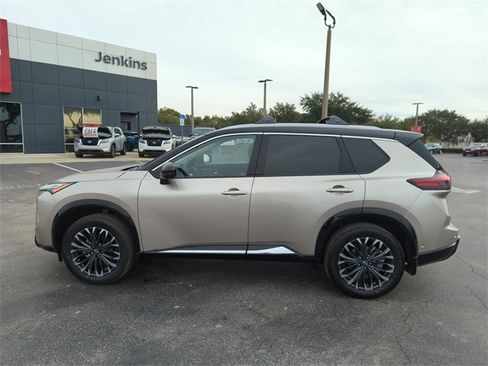 New 2026 Nissan Rogue Platinum image 7