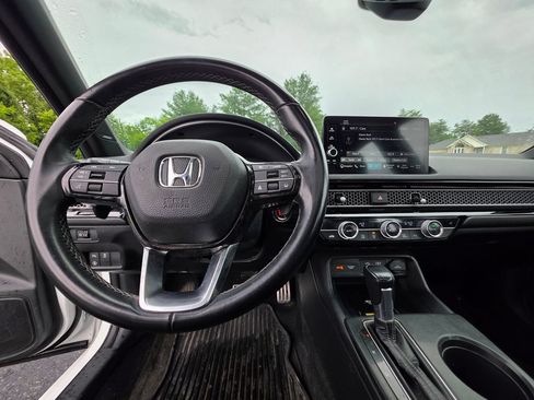 Used 2022 Honda Civic Sport Touring image 11