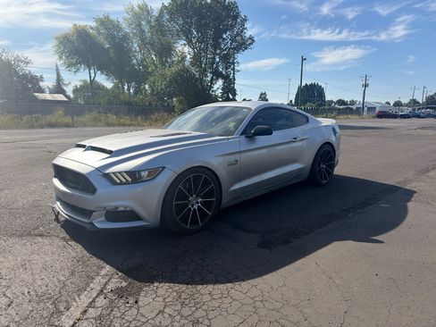 Used 2015 Ford Mustang GT Premium w/ Equipment Group 401A RWD image 4