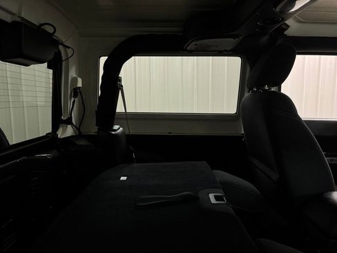 Used 2018 Jeep Wrangler Sahara AWD/4WD image 15