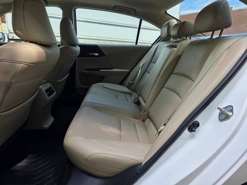 Used 2017 Honda Accord Touring image 32