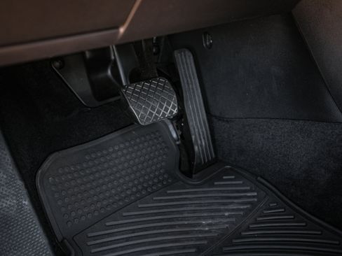 Used 2019 Volkswagen Beetle 2.0T S image 18