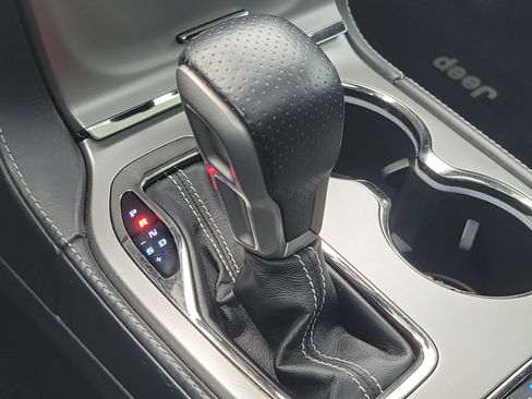 Used 2017 Jeep Grand Cherokee SRT AWD/4WD image 34
