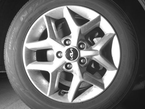 Used 2025 Kia Soul LX w/ LX Technology Package image 13