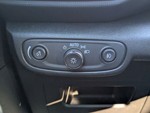 Used 2021 Chevrolet TrailBlazer RS w/ Technology Package image 14