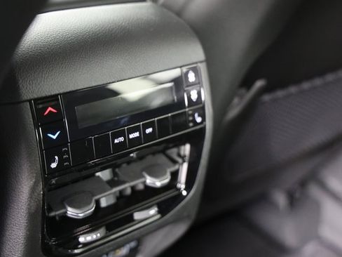 Used 2025 Jeep Grand Cherokee L Limited w/ Black Appearance Package image 13