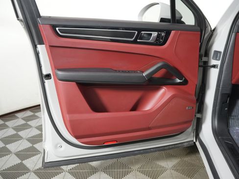 Certified 2021 Porsche Cayenne GTS AWD/4WD image 18