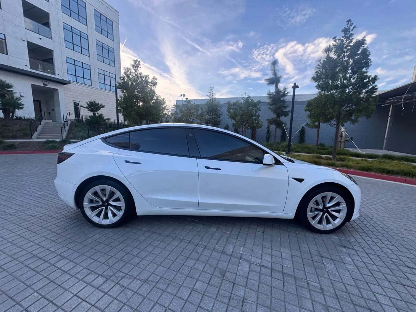 Used 2021 Tesla Model 3 Standard Range Plus RWD image 4
