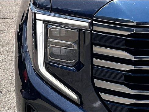 Used 2024 GMC Sierra 1500 AT4 w/ Technology Package AWD/4WD image 27