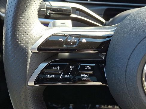 Certified 2025 Mercedes-Benz C 300 4MATIC Sedan image 21