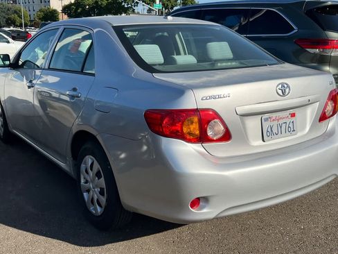 Used 2010 Toyota Corolla LE FWD image 6