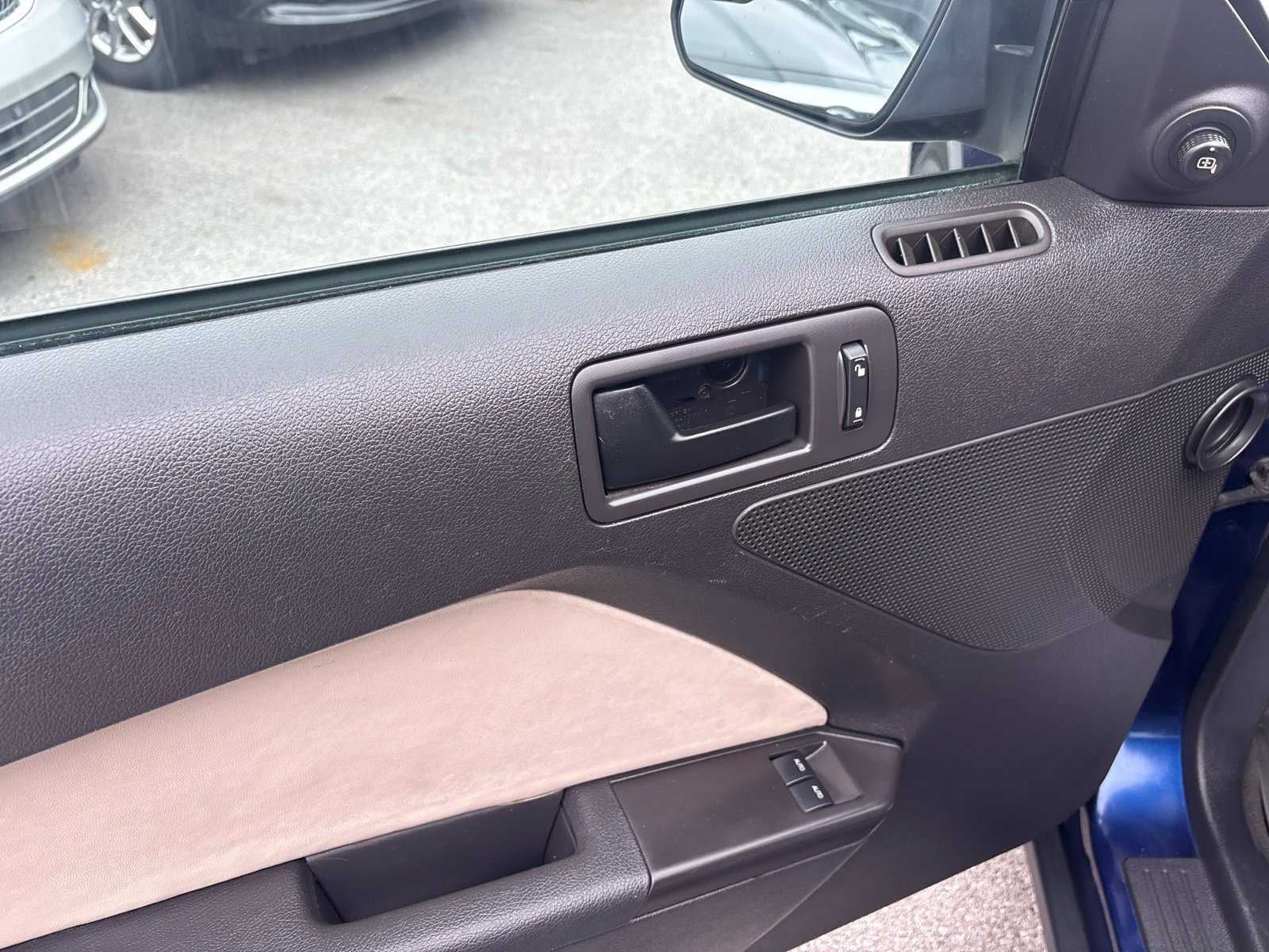 Used 2012 Ford Mustang Coupe RWD image 18