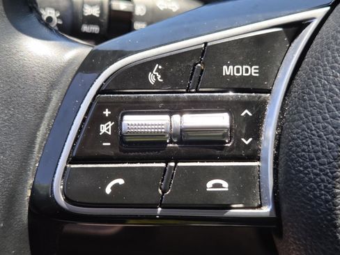 Used 2023 Kia Seltos S w/ Navigation Package FWD image 11