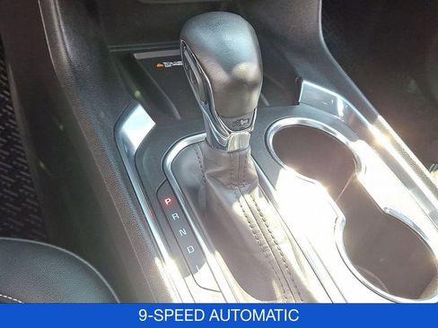 Used 2022 Chevrolet Traverse LT w/ LT Premium Package image 18