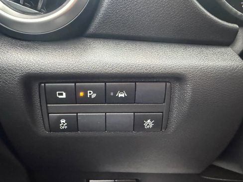 Used 2024 Nissan Versa S w/ Trunk Package image 17