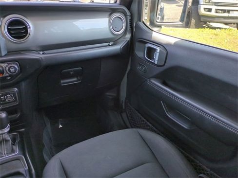 Used 2021 Jeep Wrangler Unlimited Sahara image 17