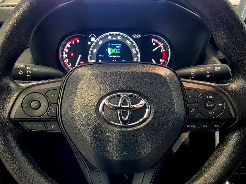 Used 2025 Toyota RAV4 LE AWD/4WD image 15