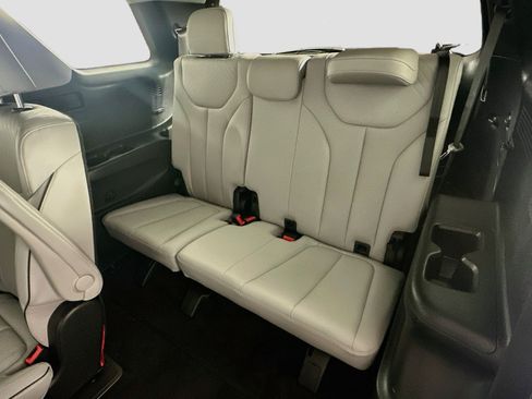 Used 2025 Hyundai Palisade SEL FWD image 30