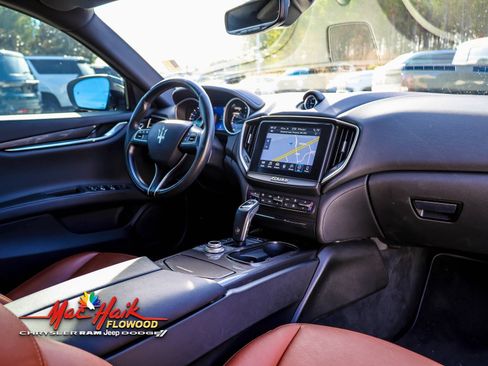 Used 2020 Maserati Ghibli Base image 13