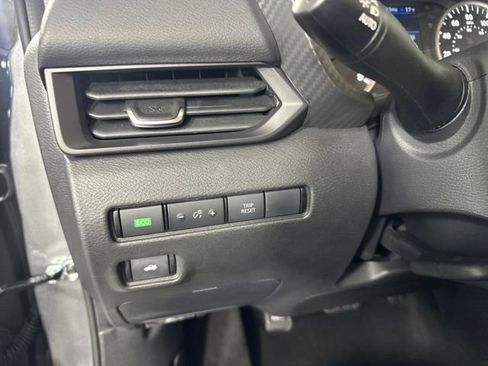 Used 2025 Nissan Sentra S image 19