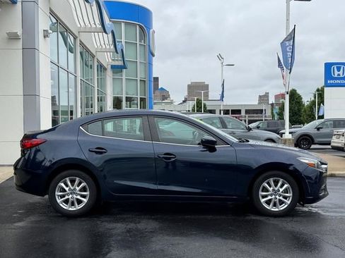 Used 2018 MAZDA MAZDA3 Sport w/ Preferred Equipment Package FWD image 2