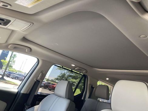 Used 2025 Honda Pilot Elite image 13