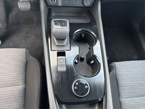 Used 2023 Nissan Rogue SV image 16