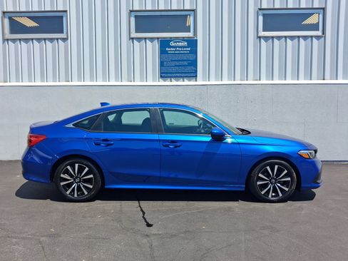 Used 2023 Honda Civic EX image 9