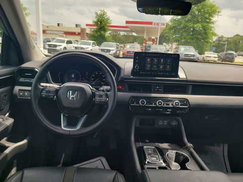 Used 2024 Honda Pilot Touring image 26