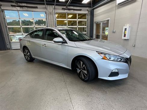 Used 2022 Nissan Altima 2.5 SV AWD/4WD image 7