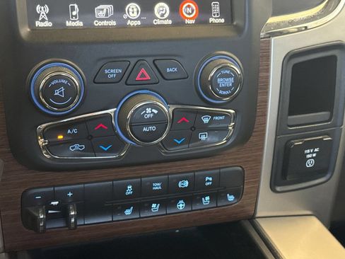 Used 2014 RAM 3500 Laramie RWD image 21