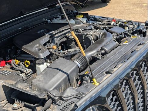Used 2021 Jeep Gladiator Sport AWD/4WD image 22