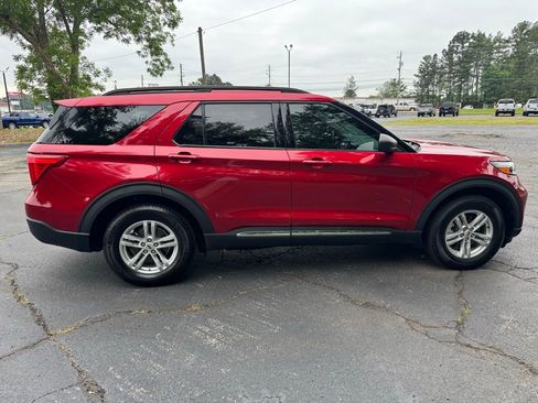 Used 2021 Ford Explorer XLT w/ Equipment Group 202A AWD/4WD image 6