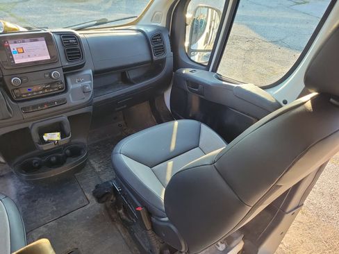 Used 2025 RAM ProMaster 2500 w/ Convenience Group FWD image 13